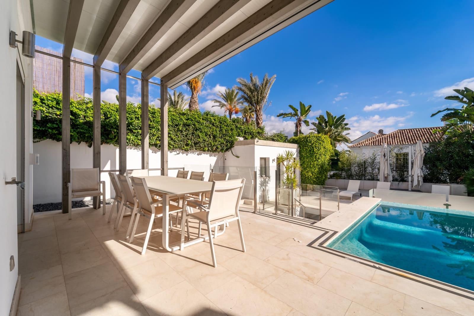 5 soveværelse Villa til leje i La Quinta med swimmingpool - € 10.500 (Ref: 9289641)