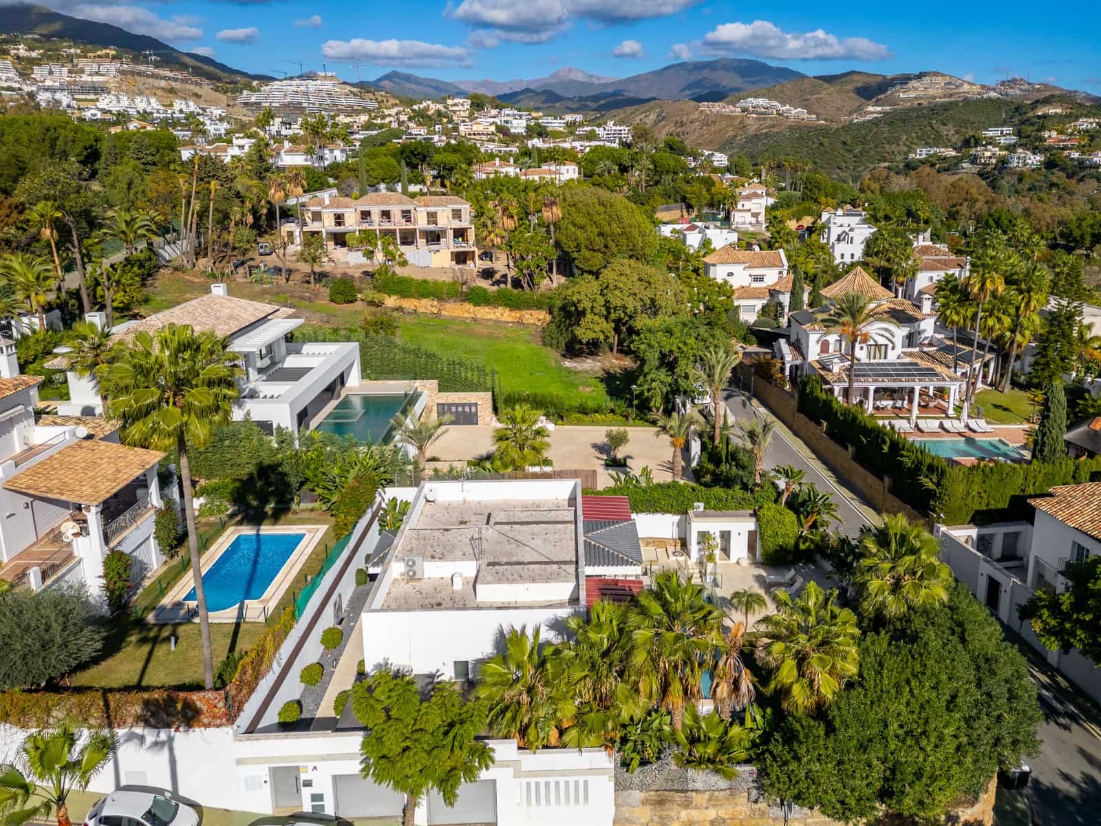 5 soveværelse Villa til leje i La Quinta med swimmingpool - € 10.500 (Ref: 9289641)