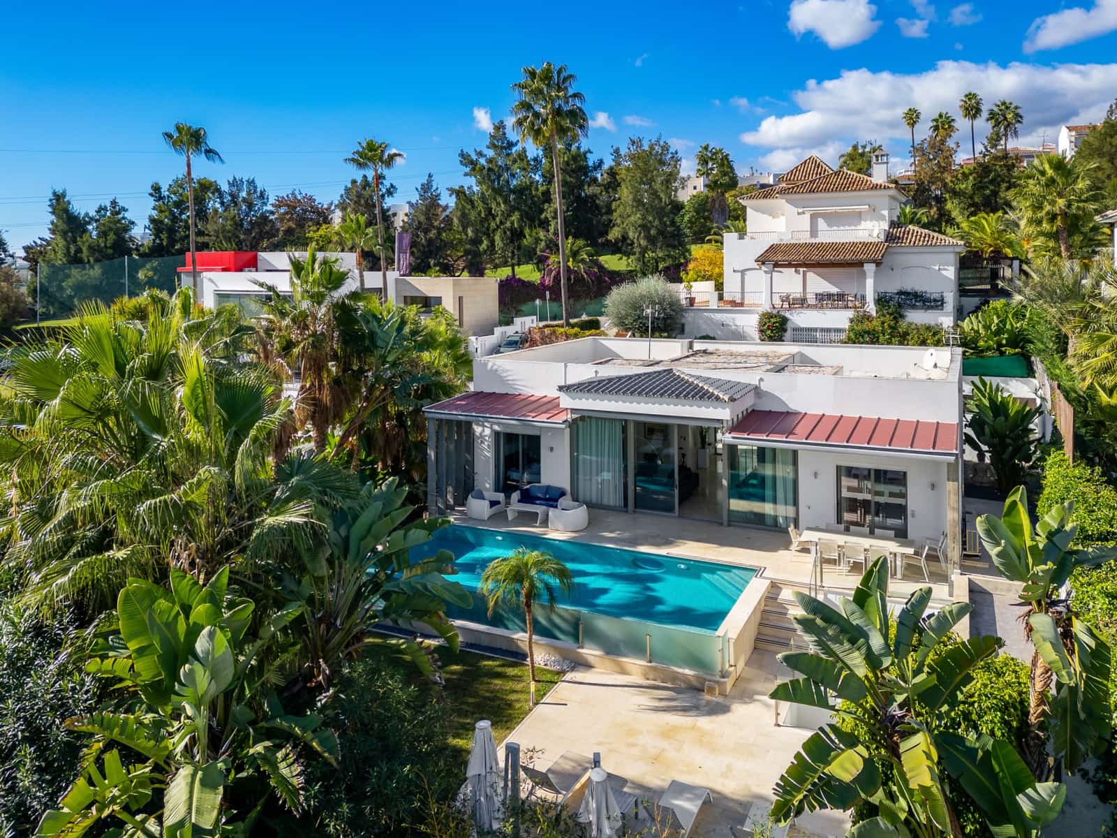 5 soveværelse Villa til leje i La Quinta med swimmingpool - € 10.500 (Ref: 9289641)