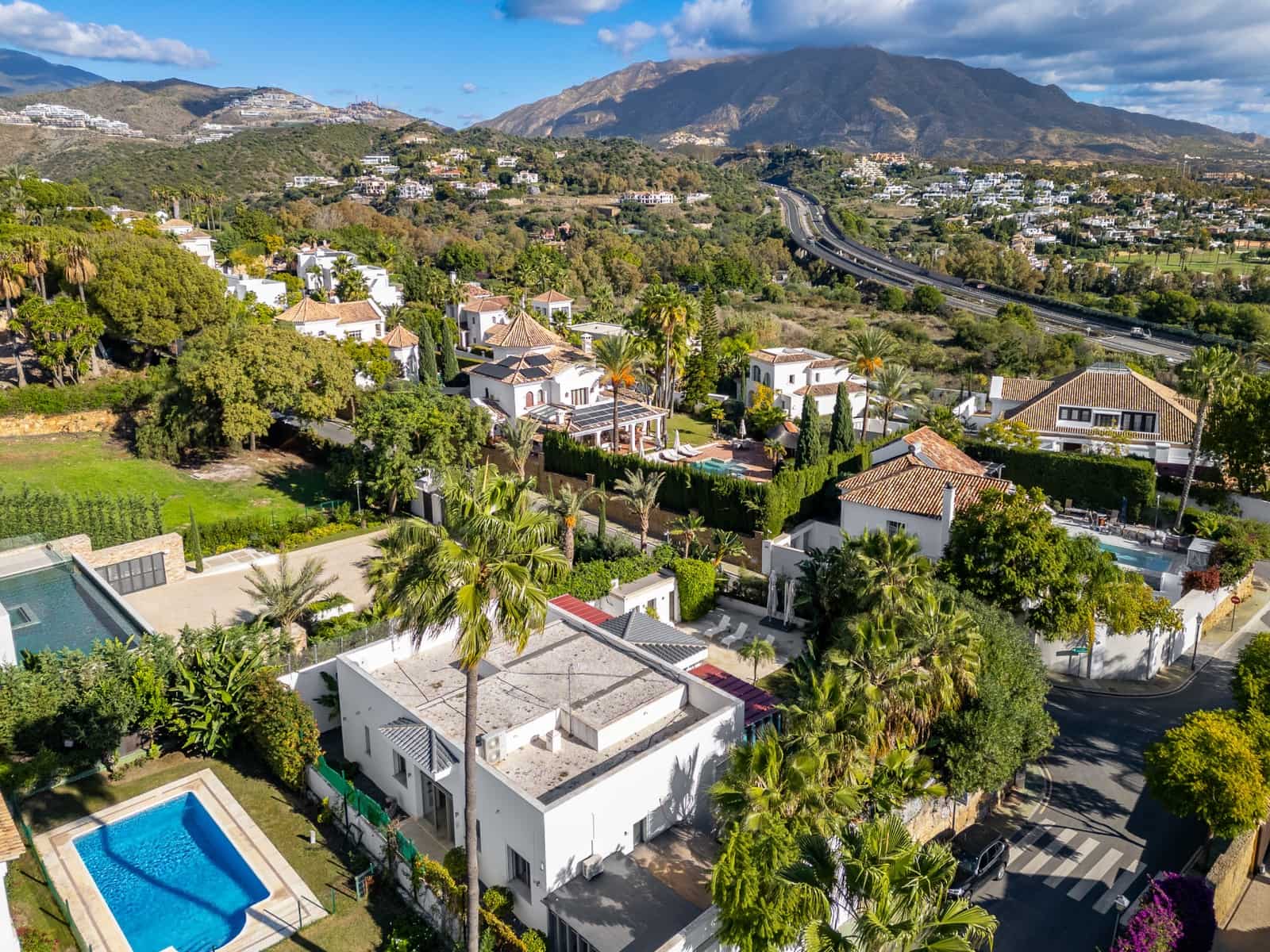 5 soveværelse Villa til leje i La Quinta med swimmingpool - € 10.500 (Ref: 9289641)