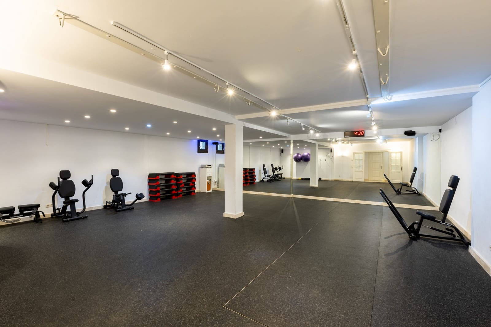 6 soveværelse Villa til leje i Guadalmina med swimmingpool garage - € 12.500 (Ref: 9289642)