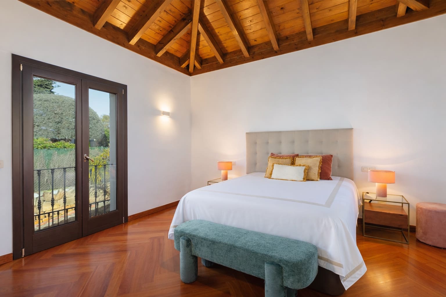 6 bedroom Villa for rent in Guadalmina with pool garage - € 12,500 (Ref: 9289642)