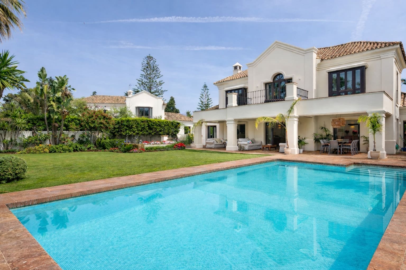 6 bedroom Villa for rent in Guadalmina with pool garage - € 12,500 (Ref: 9289642)