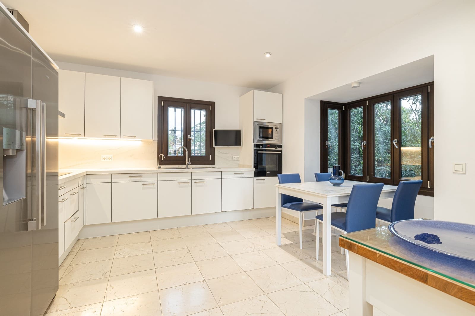 6 bedroom Villa for rent in Guadalmina with pool garage - € 12,500 (Ref: 9289642)