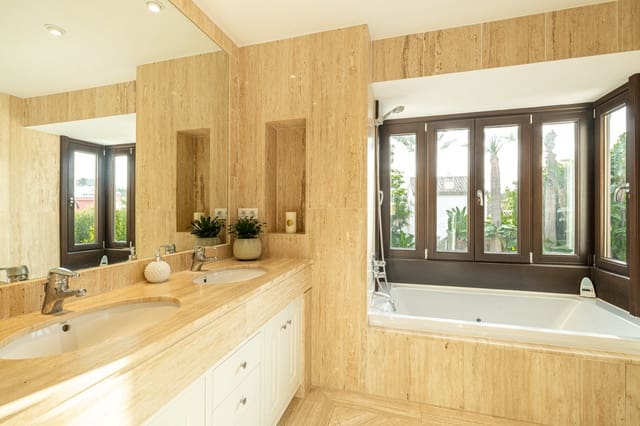 6 sypialnia Willa do wynajęcia w Guadalmina Baja, Marbella z basenem garażem - 12 500 € (Ref: 9289642)