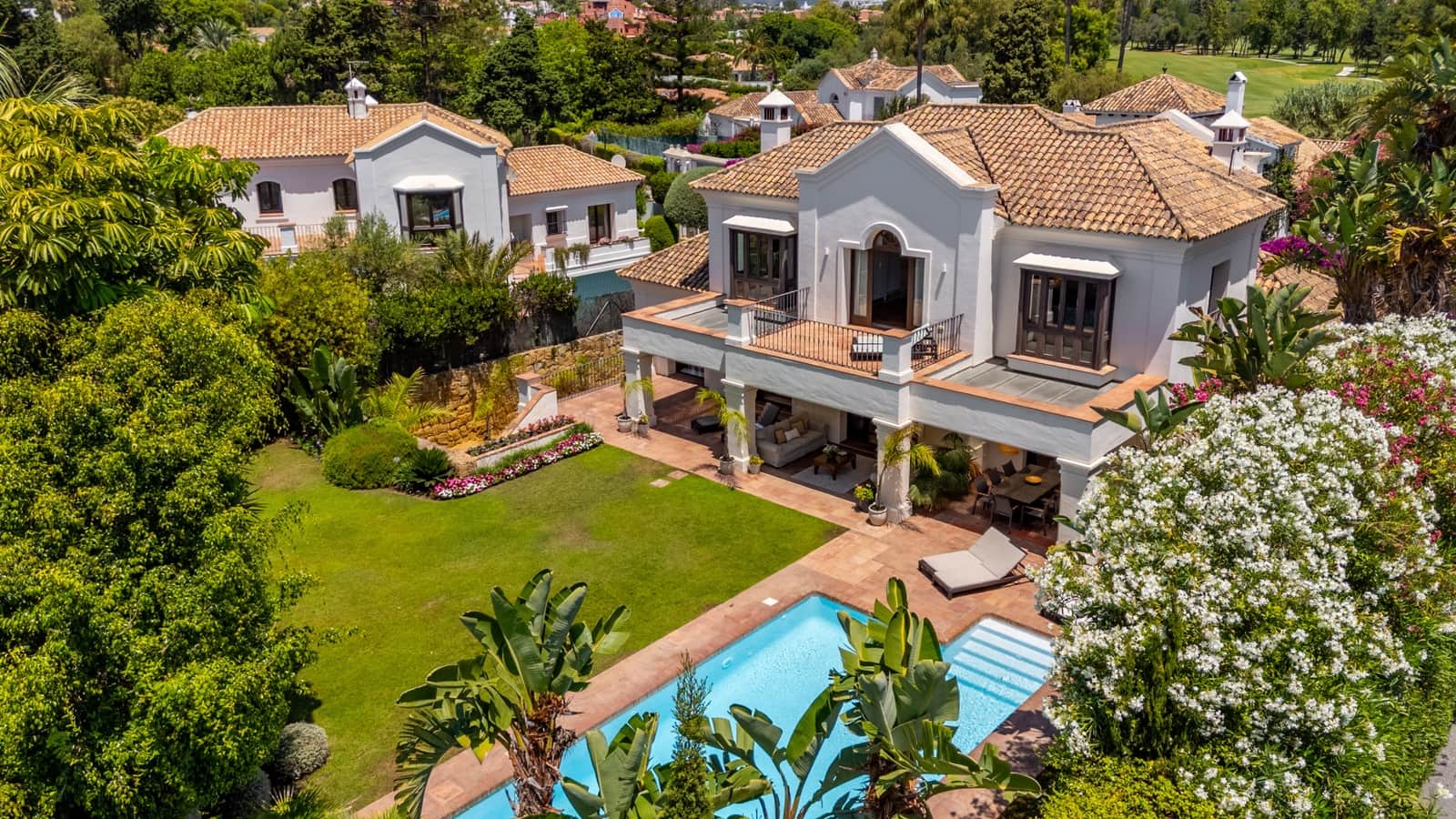 6 bedroom Villa for rent in Guadalmina with pool garage - € 12,500 (Ref: 9289642)
