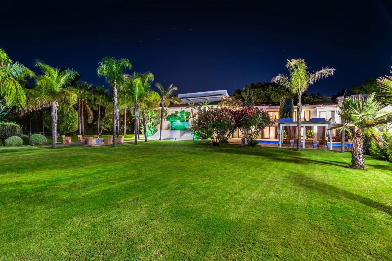 6 sypialnia Willa na sprzedaż w Guadalmina z basenem garażem - 9 500 000 € (Ref: 9294330)