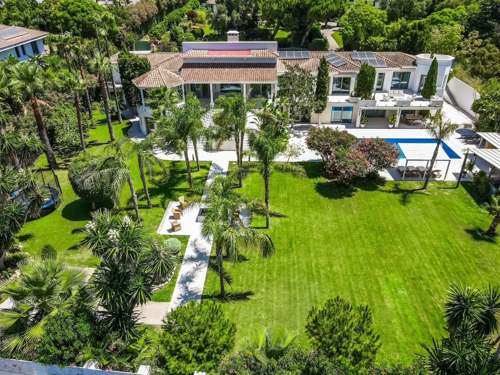 6 sypialnia Willa na sprzedaż w Guadalmina z basenem garażem - 9 500 000 € (Ref: 9294330)