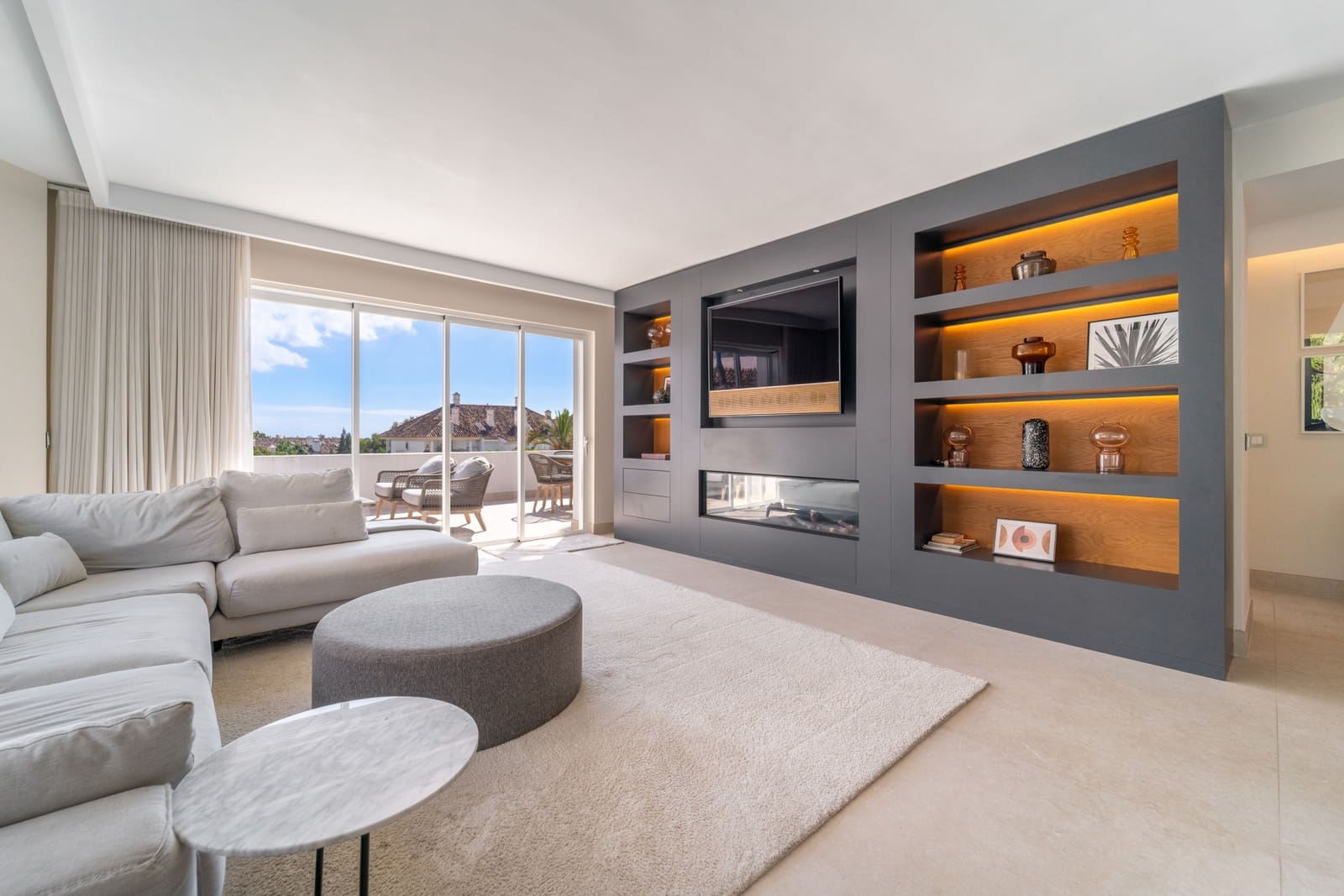 3 sypialnia Apartament do wynajęcia w Marbella z basenem garażem - 9 200 € (Ref: 9296392)