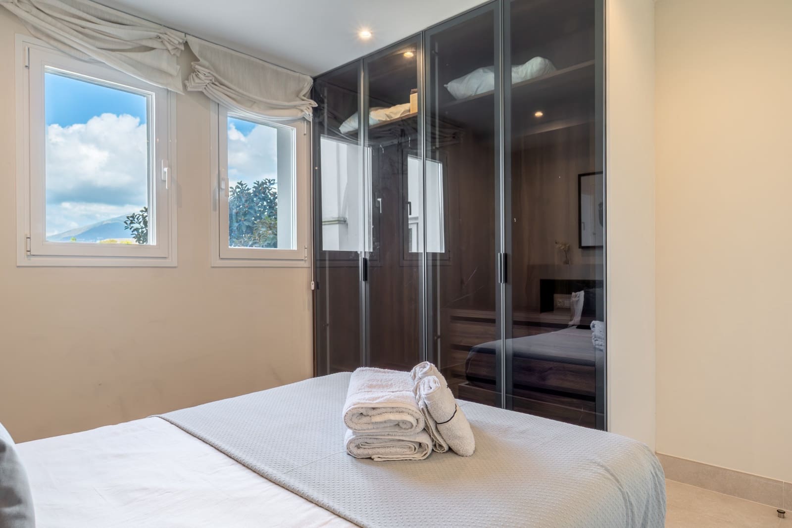 3 sypialnia Apartament do wynajęcia w Marbella z basenem garażem - 9 200 € (Ref: 9296392)