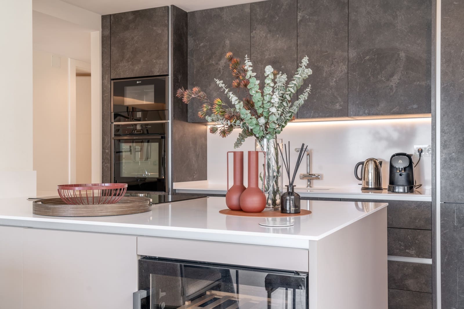 3 sypialnia Apartament do wynajęcia w Marbella z basenem garażem - 9 200 € (Ref: 9296392)