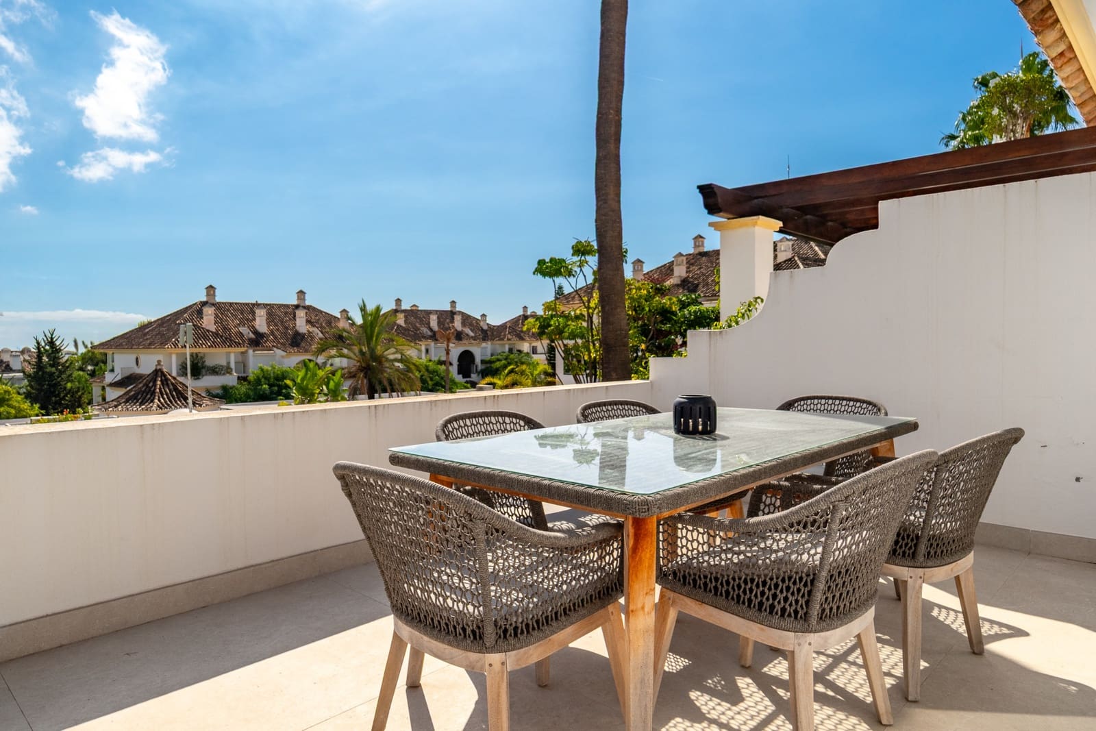 3 sypialnia Apartament do wynajęcia w Marbella z basenem garażem - 9 200 € (Ref: 9296392)