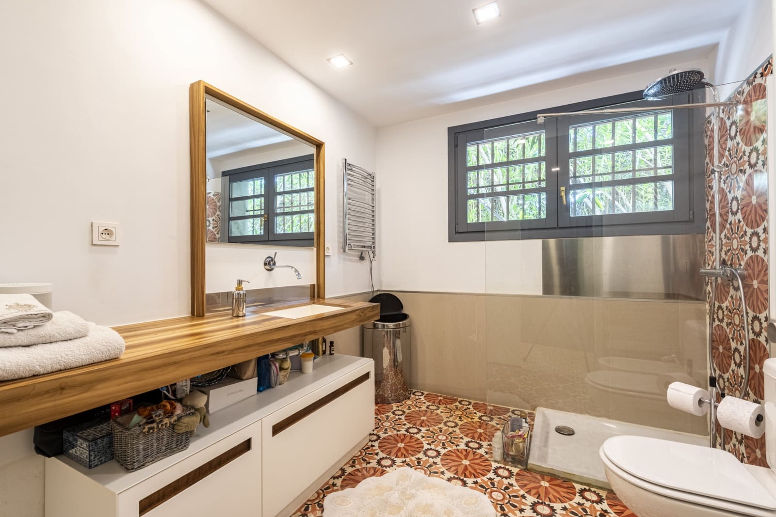 5 bedroom Villa for sale in Marbella with pool garage - € 2,790,000 (Ref: 9297136)