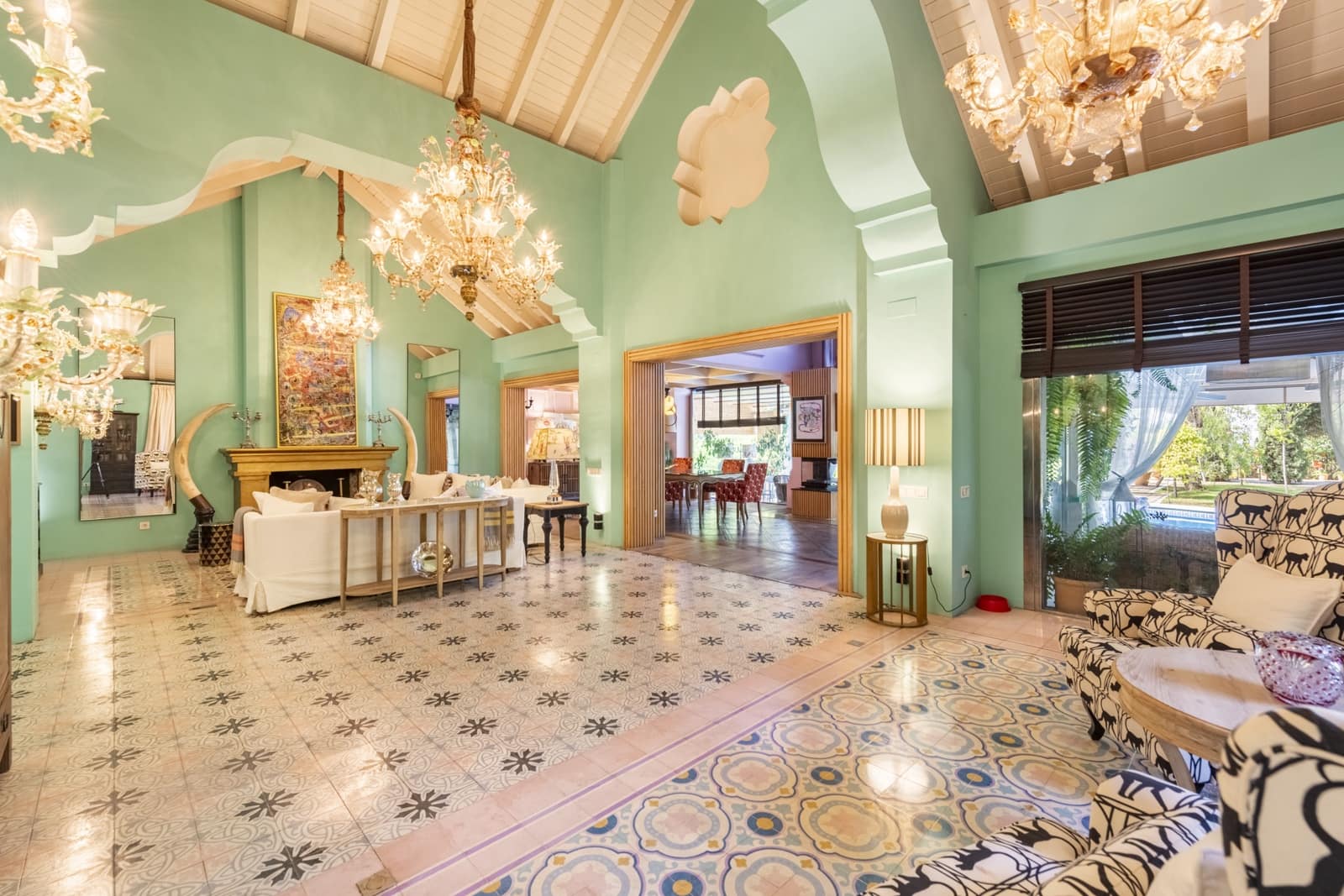 5 bedroom Villa for sale in Marbella with pool garage - € 2,790,000 (Ref: 9297136)