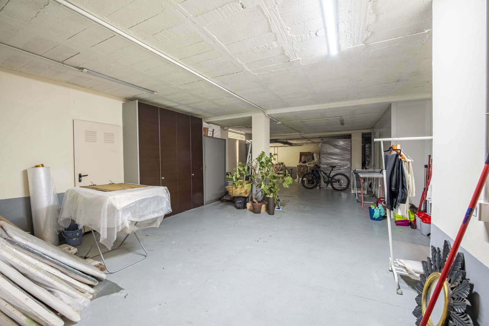 5 bedroom Villa for sale in Marbella with pool garage - € 2,790,000 (Ref: 9297136)