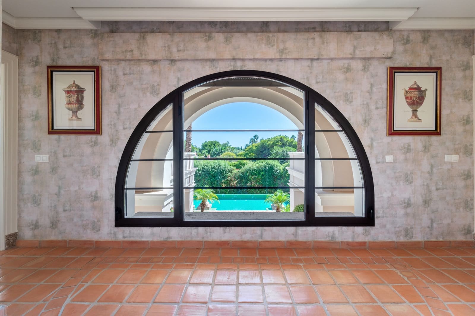 8 soveværelse Villa til salg i Guadalmina med swimmingpool garage - € 7.500.000 (Ref: 9303327)