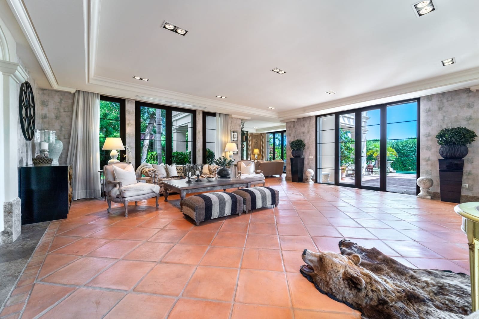 8 soveværelse Villa til salg i Guadalmina med swimmingpool garage - € 7.500.000 (Ref: 9303327)