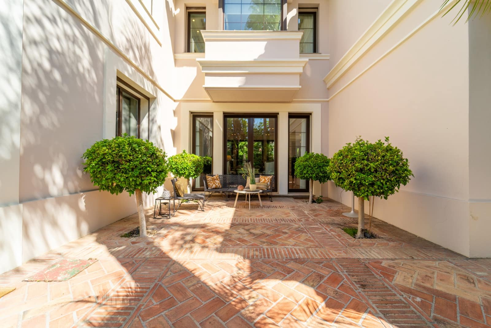 8 soveværelse Villa til salg i Guadalmina med swimmingpool garage - € 7.500.000 (Ref: 9303327)