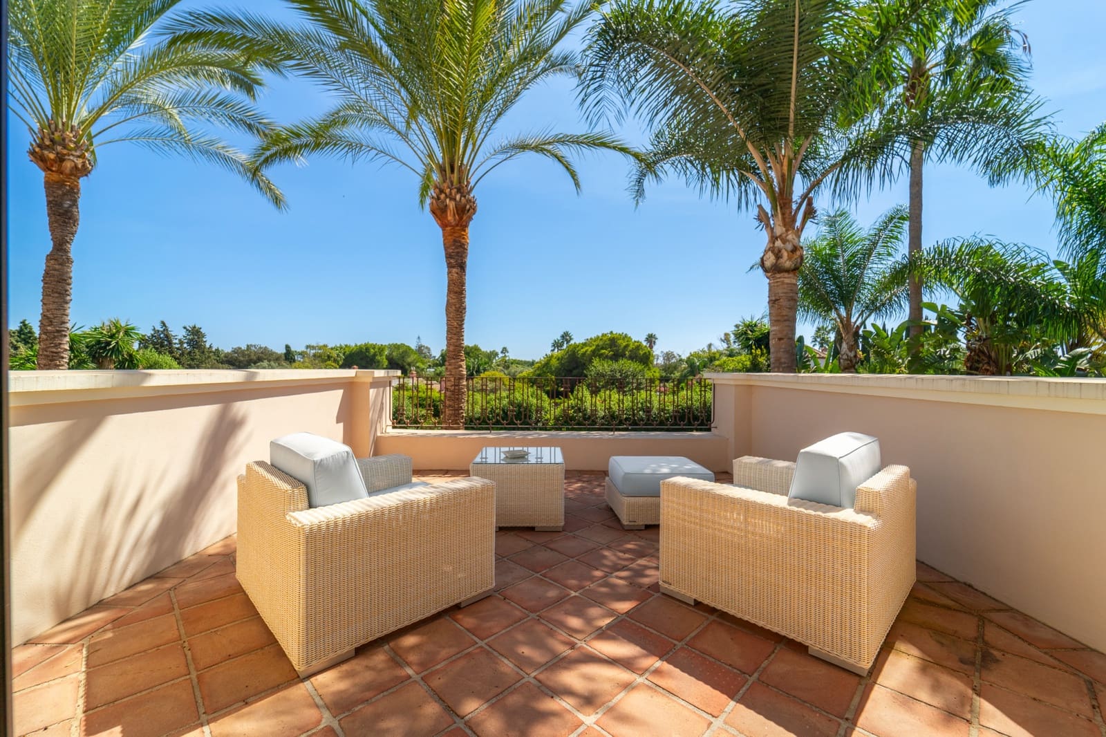 8 soveværelse Villa til salg i Guadalmina med swimmingpool garage - € 7.500.000 (Ref: 9303327)