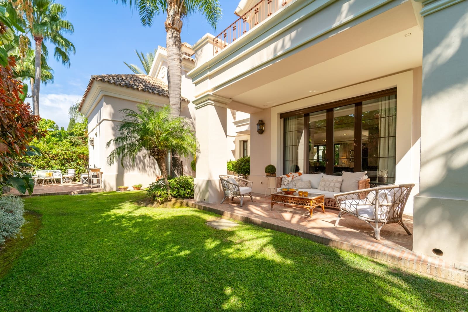 8 soveværelse Villa til salg i Guadalmina med swimmingpool garage - € 7.500.000 (Ref: 9303327)