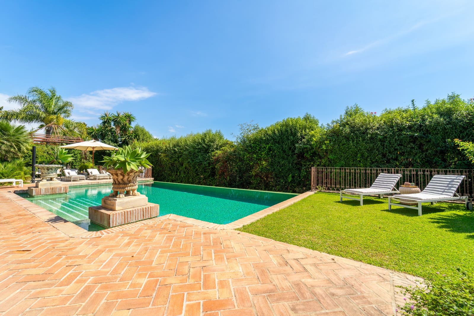 8 soveværelse Villa til salg i Guadalmina med swimmingpool garage - € 7.500.000 (Ref: 9303327)