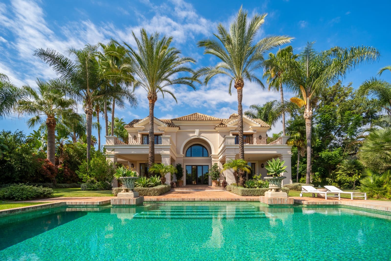 8 soveværelse Villa til salg i Guadalmina med swimmingpool garage - € 7.500.000 (Ref: 9303327)