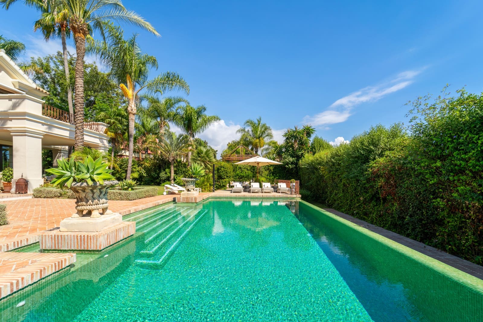 8 soveværelse Villa til salg i Guadalmina med swimmingpool garage - € 7.500.000 (Ref: 9303327)