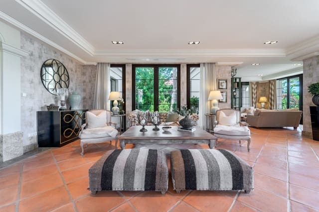 Chalet de 8 habitaciones en Guadalmina Baja, Marbella en venta con piscina garaje - 7.500.000 € (Ref: 9303327)