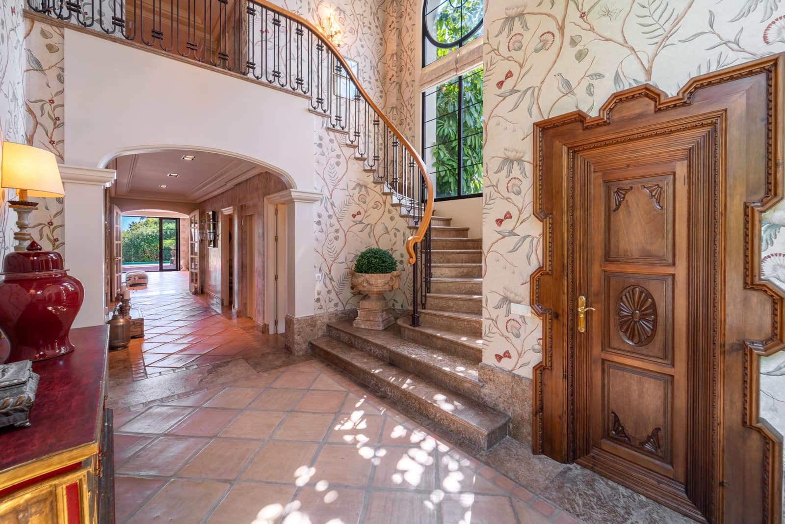 8 bedroom Villa for sale in Guadalmina with pool garage - € 7,500,000 (Ref: 9303327)