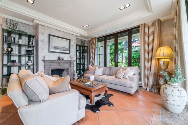 Chalet de 8 habitaciones en Guadalmina Baja, Marbella en venta con piscina garaje - 7.500.000 € (Ref: 9303327)