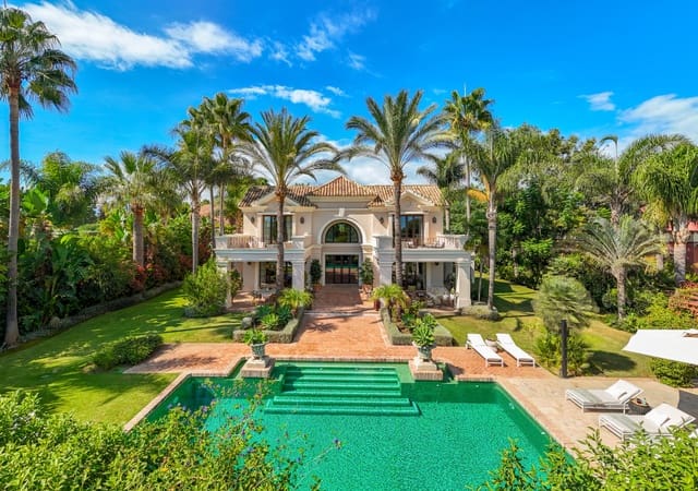 Chalet de 8 habitaciones en Guadalmina Baja, Marbella en venta con piscina garaje - 7.500.000 € (Ref: 9303327)