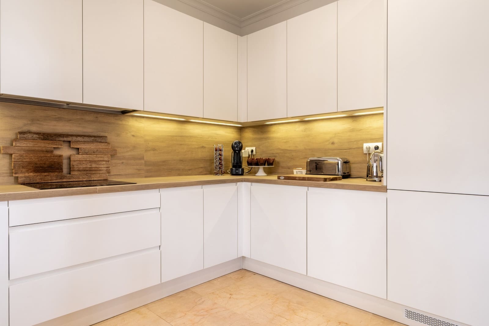 3 chambre Villa/Maison à vendre à Istan avec piscine garage - 1 695 000 € (Ref: 9303329)