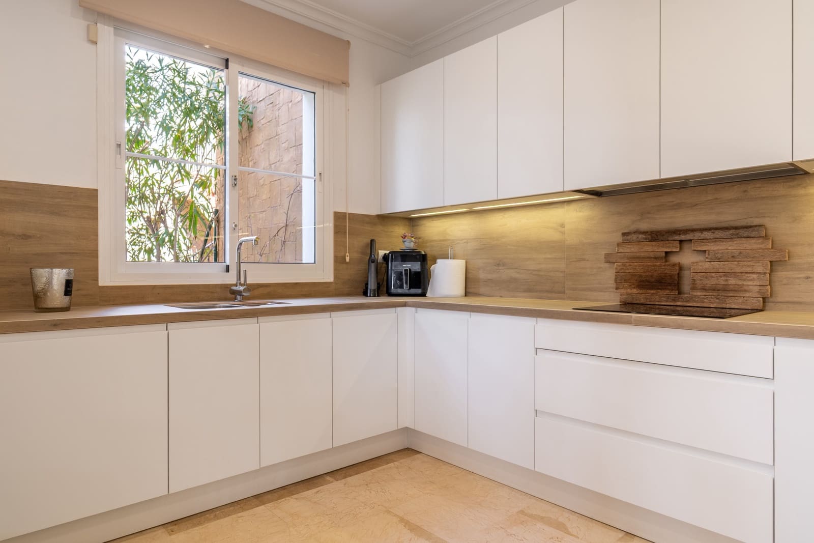 3 chambre Villa/Maison à vendre à Istan avec piscine garage - 1 695 000 € (Ref: 9303329)