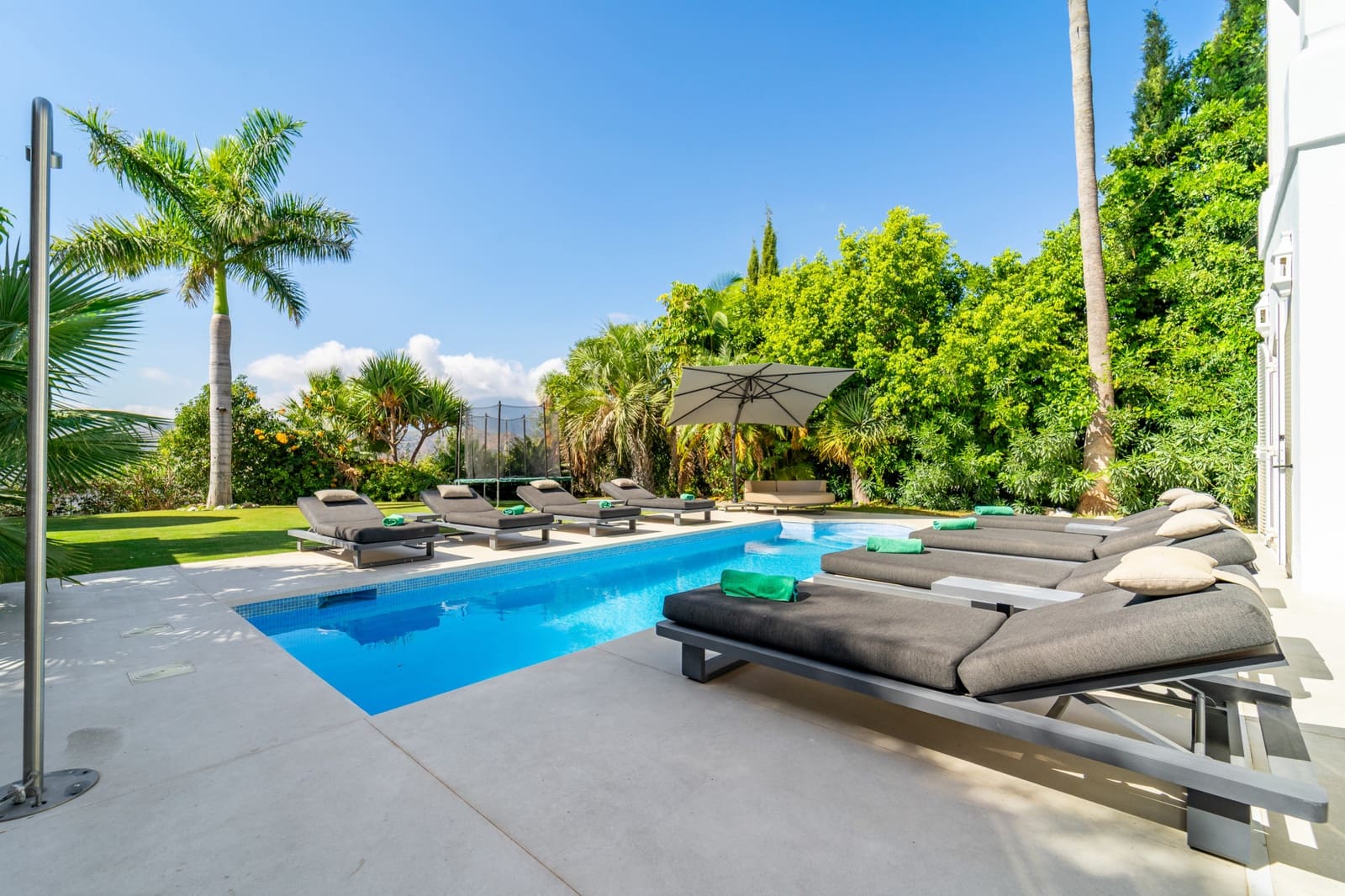 3 chambre Villa/Maison à vendre à Istan avec piscine garage - 1 695 000 € (Ref: 9303329)