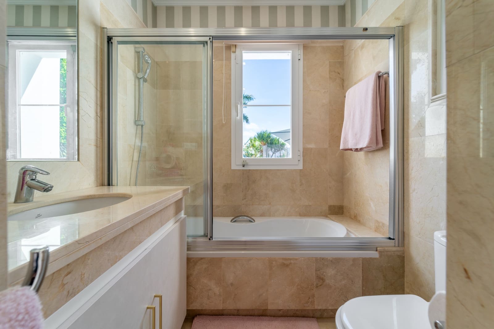 3 chambre Villa/Maison à vendre à Istan avec piscine garage - 1 695 000 € (Ref: 9303329)