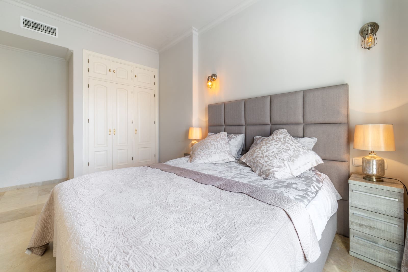 3 chambre Villa/Maison à vendre à Istan avec piscine garage - 1 695 000 € (Ref: 9303329)