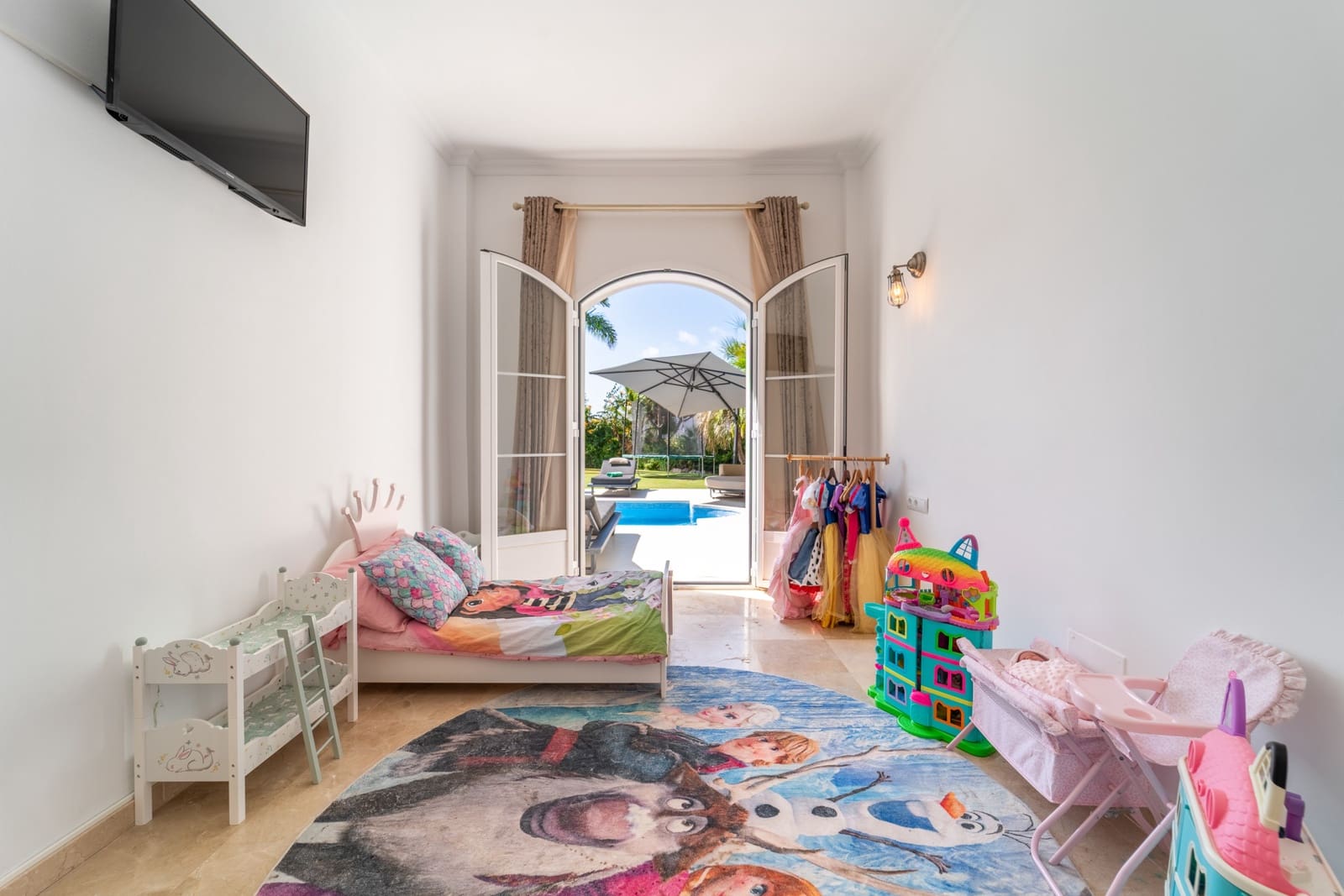 3 chambre Villa/Maison à vendre à Istan avec piscine garage - 1 695 000 € (Ref: 9303329)