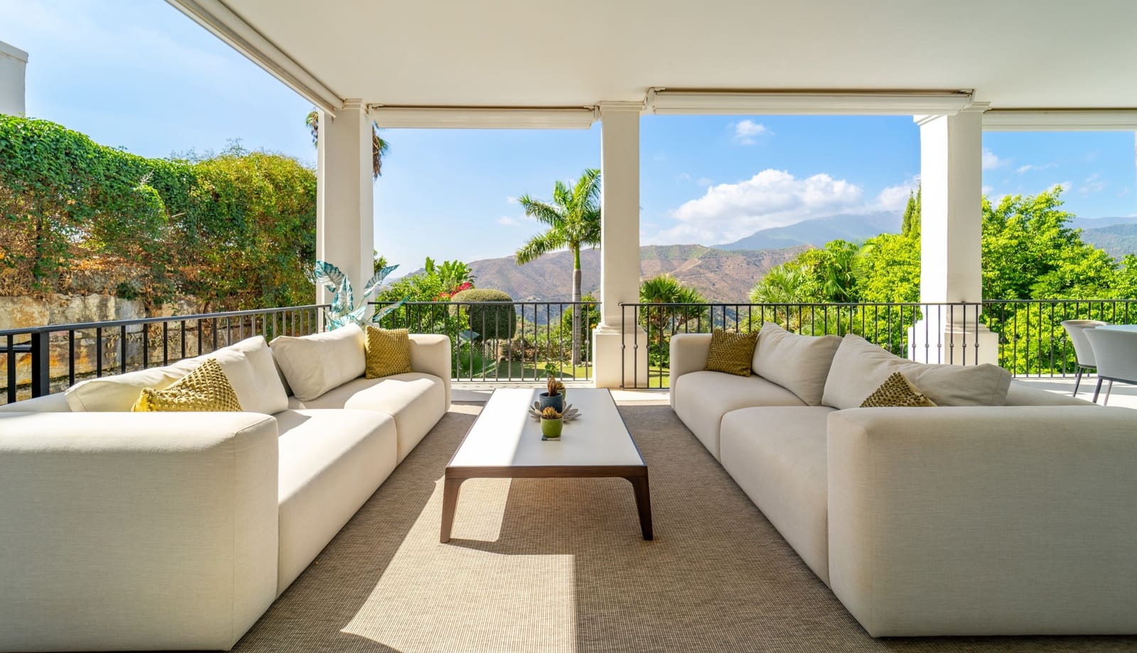 3 chambre Villa/Maison à vendre à Istan avec piscine garage - 1 695 000 € (Ref: 9303329)