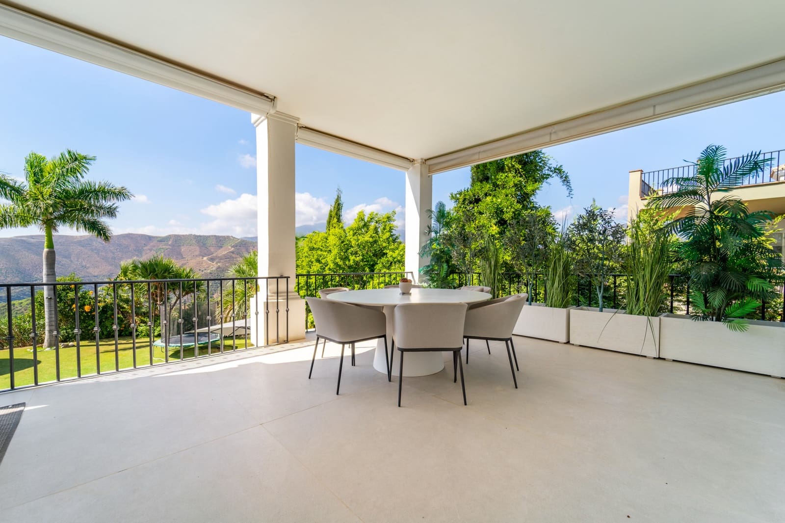 3 chambre Villa/Maison à vendre à Istan avec piscine garage - 1 695 000 € (Ref: 9303329)