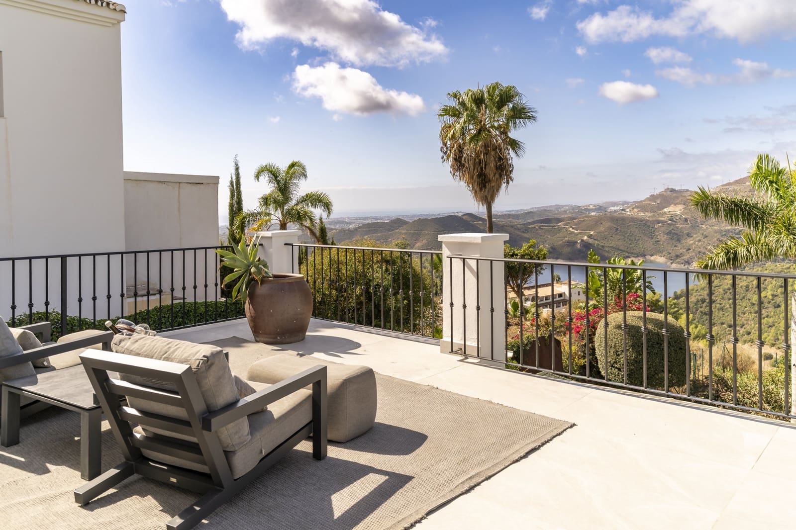 3 quarto Moradia para venda em Istan com piscina garagem - 1 695 000 € (Ref: 9303329)