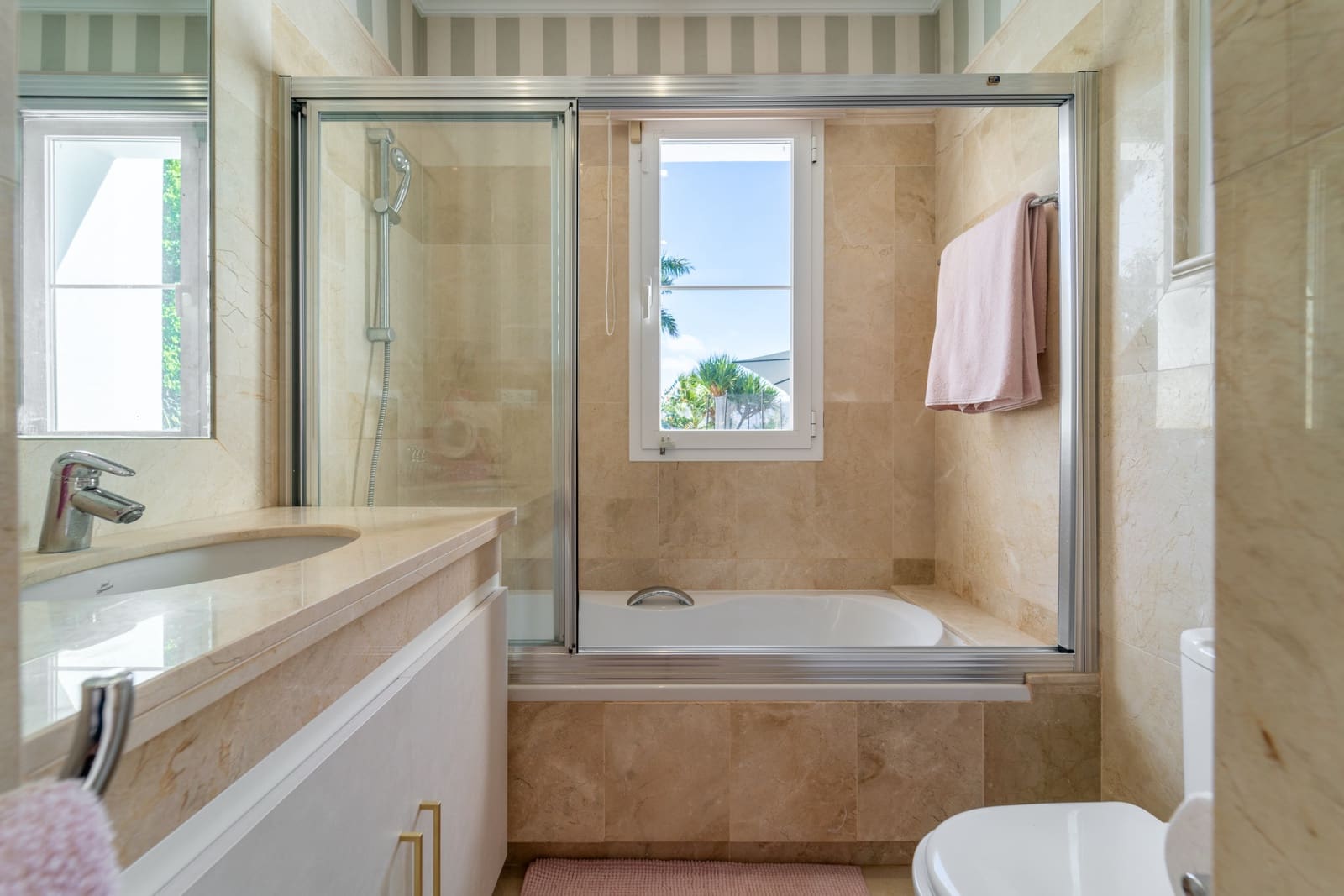 3 quarto Moradia para venda em Istan com piscina garagem - 1 695 000 € (Ref: 9303329)