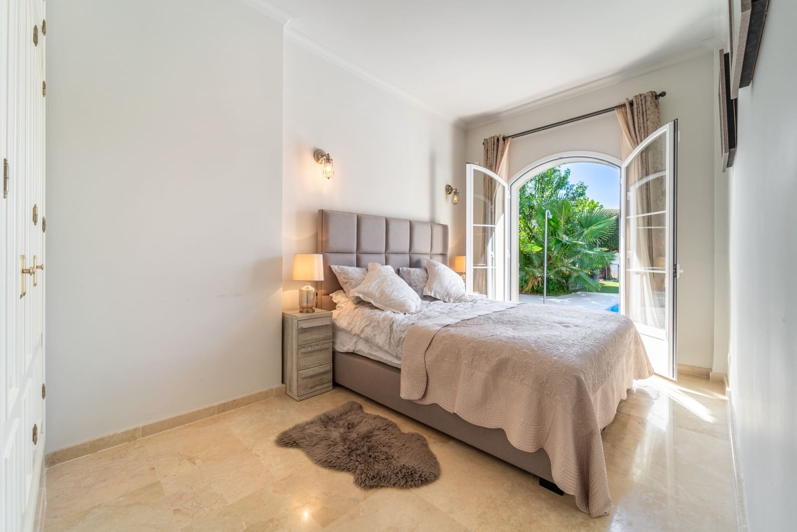 3 quarto Moradia para venda em Istan com piscina garagem - 1 695 000 € (Ref: 9303329)