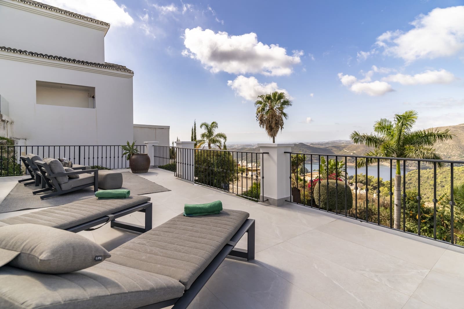 3 quarto Moradia para venda em Istan com piscina garagem - 1 695 000 € (Ref: 9303329)
