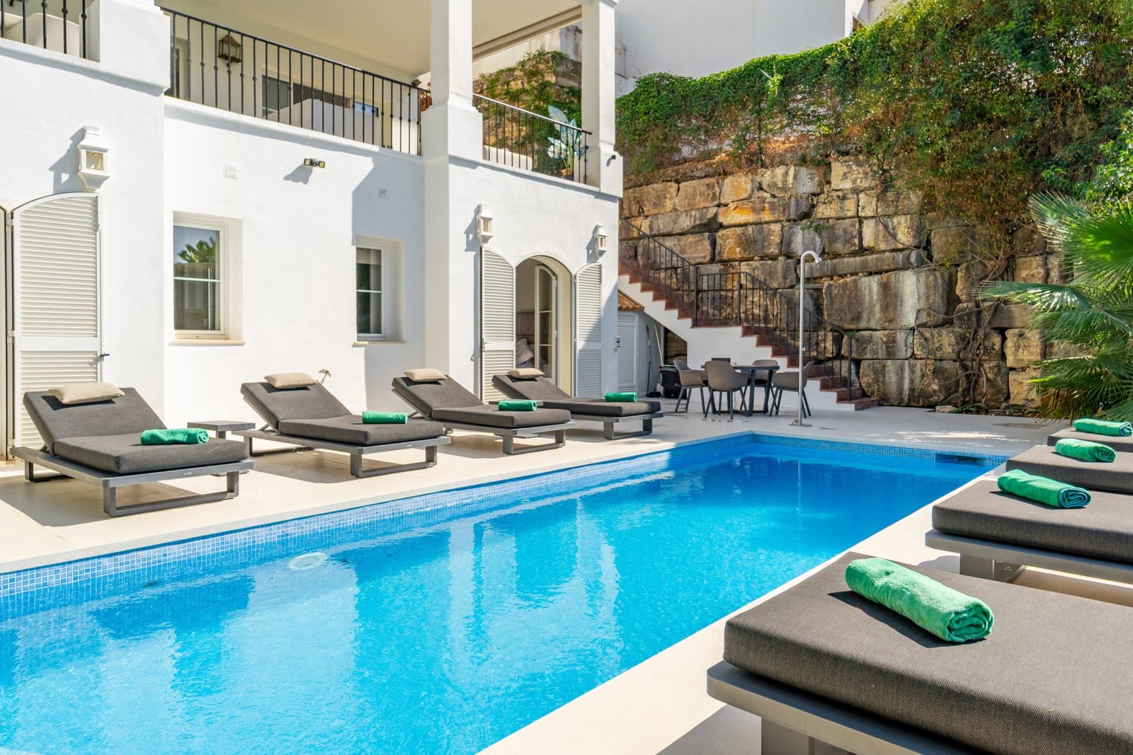 3 quarto Moradia para venda em Istan com piscina garagem - 1 695 000 € (Ref: 9303329)