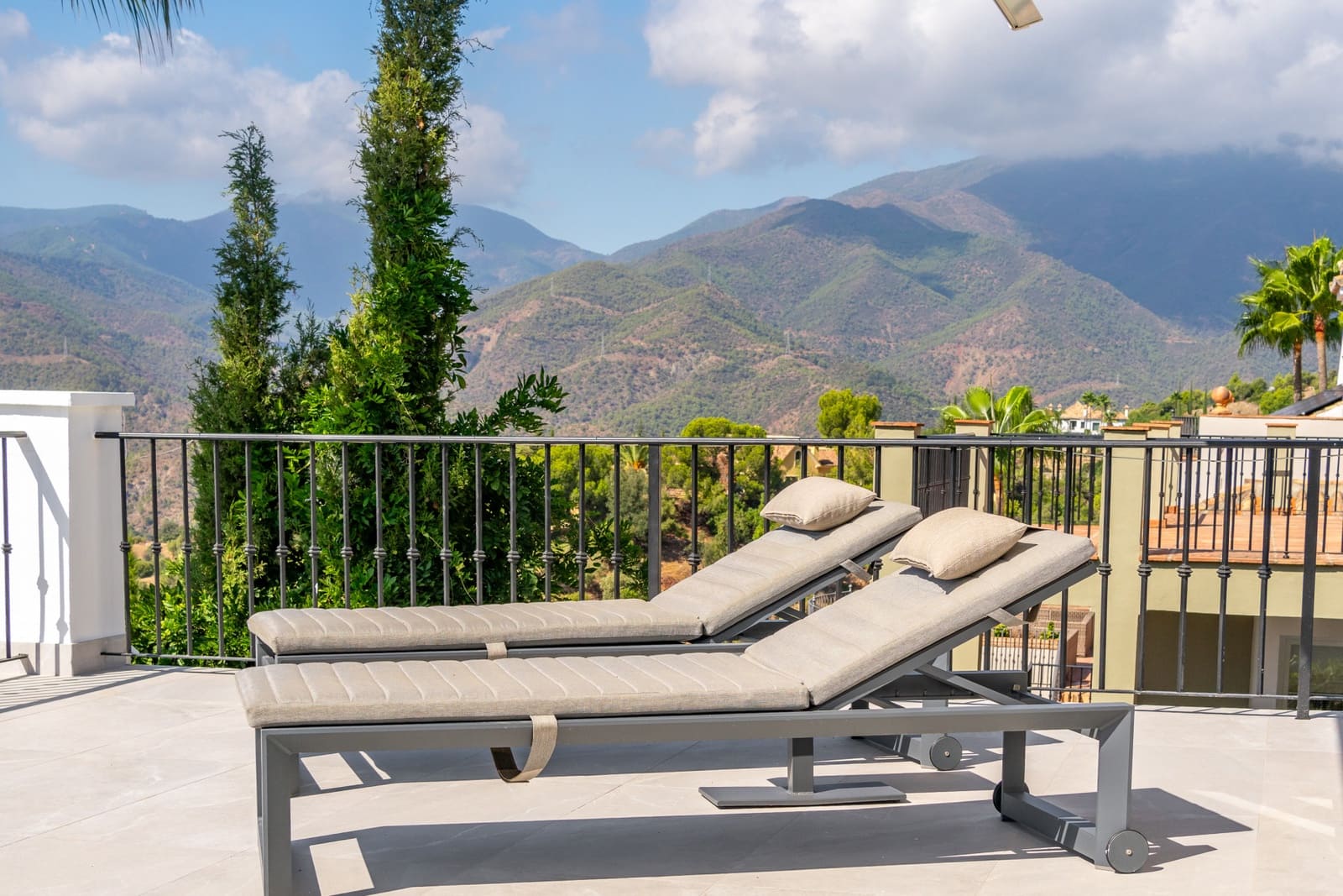 3 quarto Moradia para venda em Istan com piscina garagem - 1 695 000 € (Ref: 9303329)
