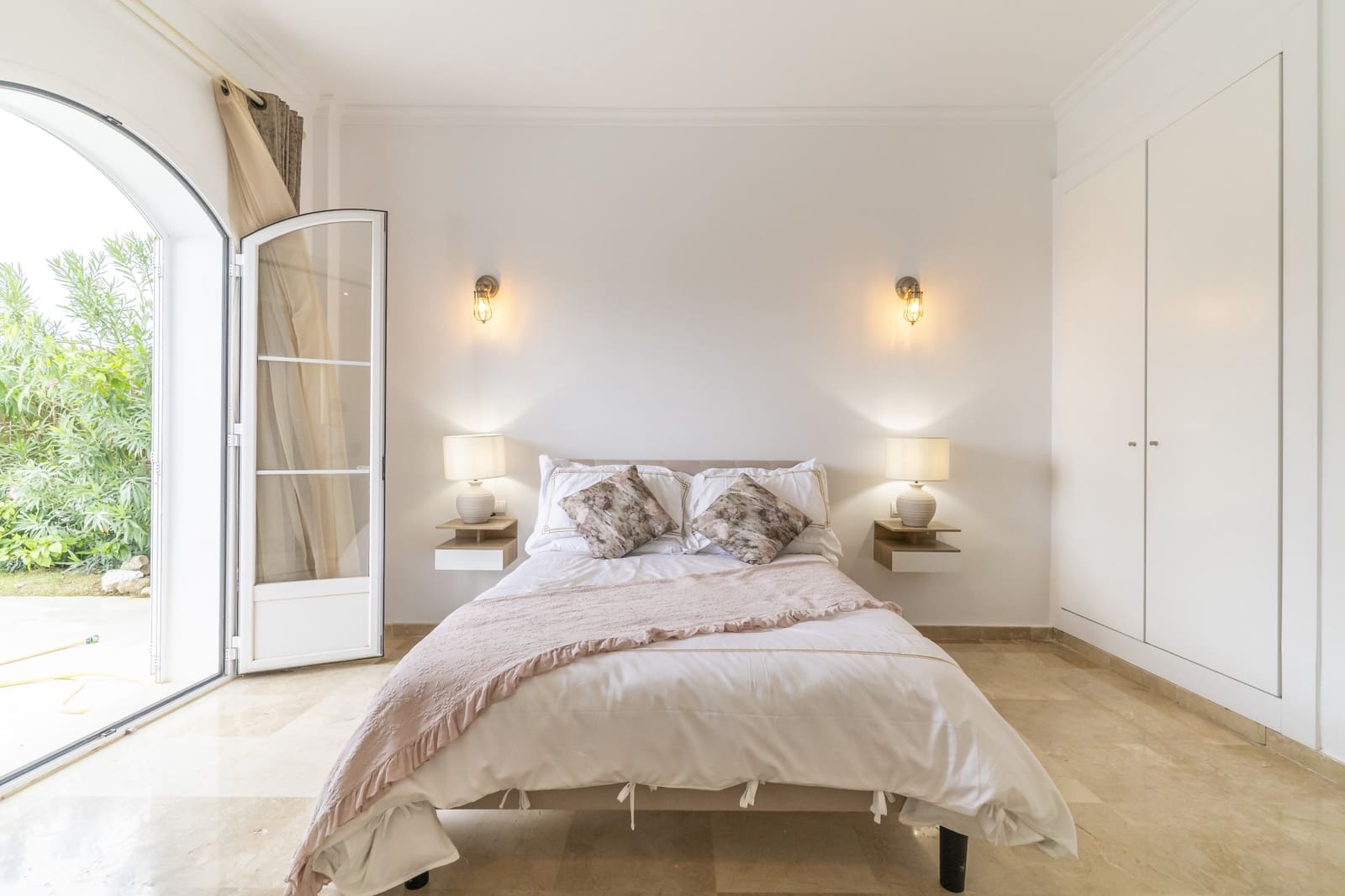 4 camera da letto Villa in vendita in Istan con piscina garage - 1.650.000 € (Rif: 9303329)