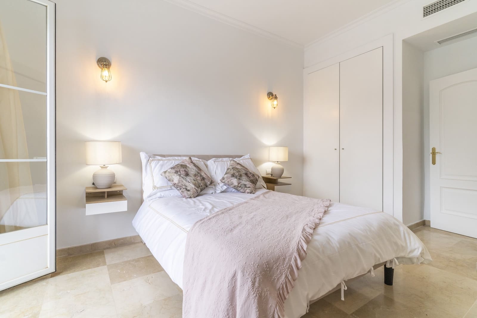 4 camera da letto Villa in vendita in Istan con piscina garage - 1.650.000 € (Rif: 9303329)