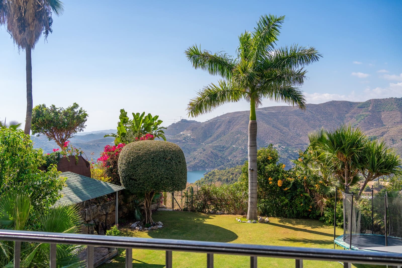 4 camera da letto Villa in vendita in Istan con piscina garage - 1.650.000 € (Rif: 9303329)