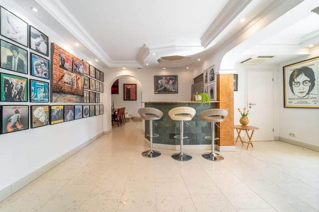 5 slaapkamer Villa te koop in Marbella met zwembad garage - € 1.900.000 (Ref: 9303331)