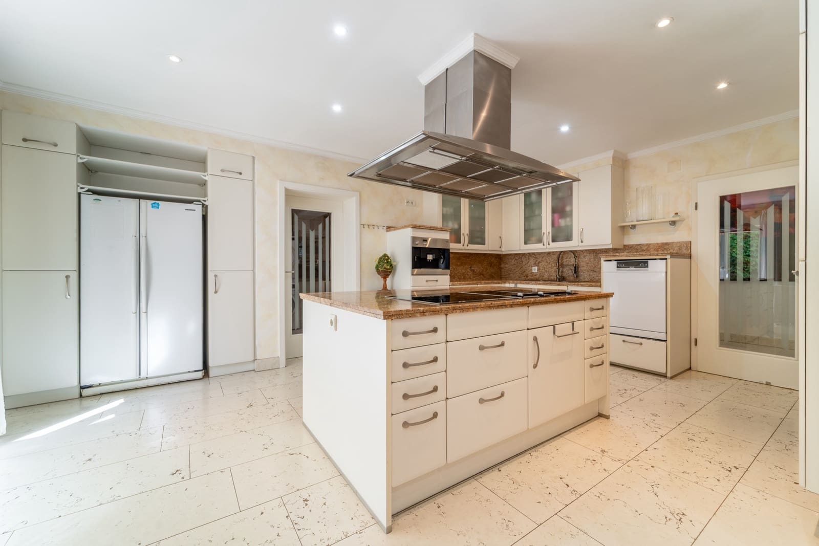 5 soveværelse Villa til salg i Marbella med swimmingpool garage - € 1.695.000 (Ref: 9303331)